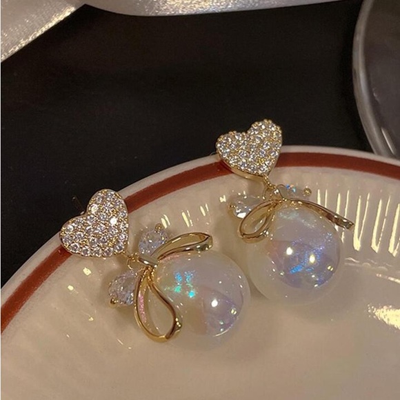Faux Pearl Butterfly Bowknot Love Heart Diamond-Earrings - Picture 4 of 7